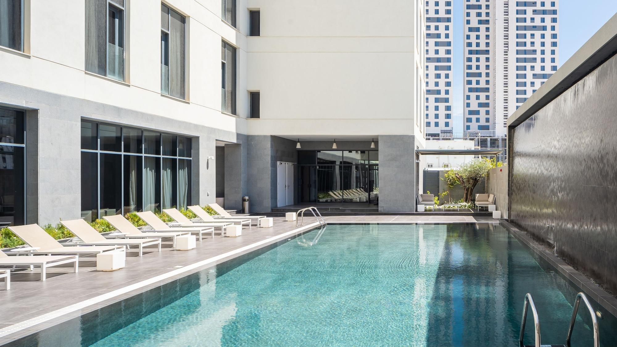Delta Hotel Apartments Kuwait City Exterior photo The swimming pool at the hotel